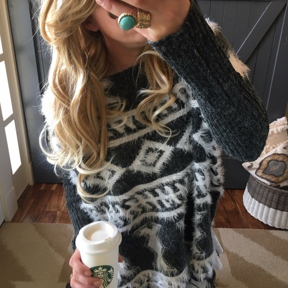 Sweaters - LAST ONE! New Boho Cozy Native Blanket Sweater Top